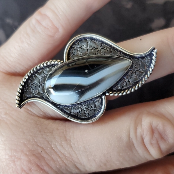 New Oversized Banded Agate 925 Silver Statement Ring. - Picture 9 of 11